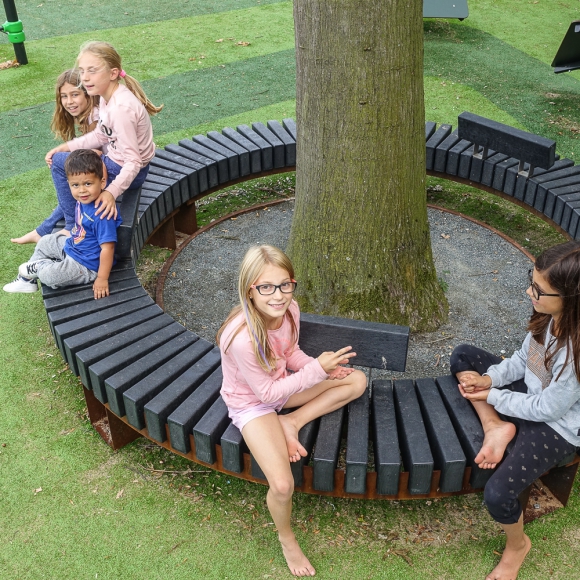 round benches seating